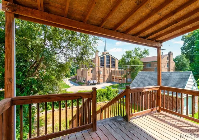 Photo 3 of Sale Pending at 3808 Colonial Ave, Saint Louis, MO 63121 | MLS# MIS26052067 | Listing updated on 2026-09-19
