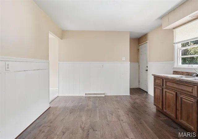 image of 7415 Castro Dr, Saint Louis, MO 63135 | MLS# MIS26052072