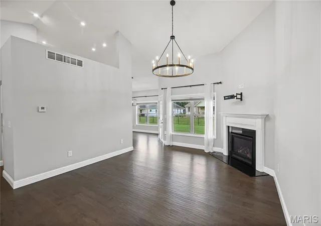 Photo 4 of Single family home for sale at 373 Canadian Dr, Staunton, IL 62088 | MLS# MIS26052081 | Listing updated on 2026-08-30