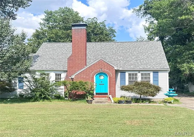 1st image of 910 N Kingshighway St, Sikeston, MO 63801 | MLS# MIS26052083