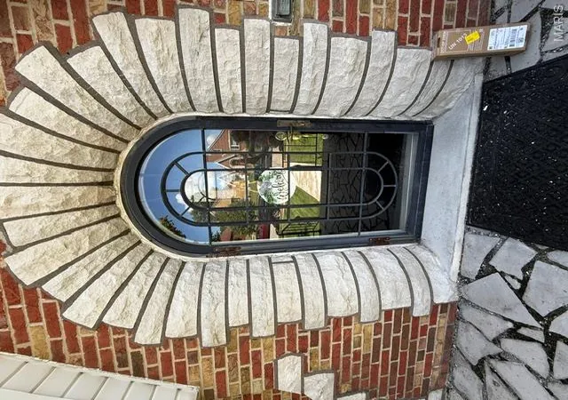 Photo 2 of Sale Pending at 5638 Oleatha Ave, St Louis, MO 63139 | MLS# MIS26052095 | Listing updated on 2026-09-01