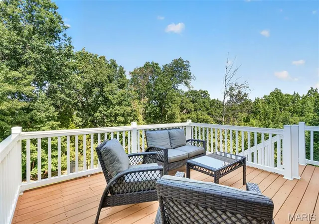 Photo 3 of Single family home for sale at 5826 Southcrest Way, Saint Louis, MO 63129 | MLS# MIS26052100 | Listing updated on 2026-09-21