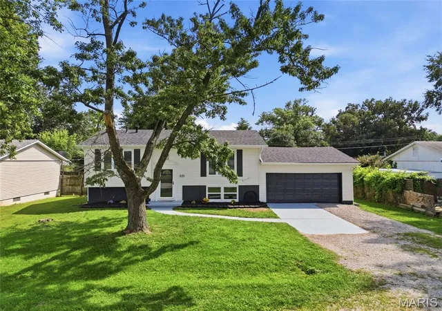 1st image of 223 Bachman Ln, Godfrey, IL 62035 | MLS# MIS26052107