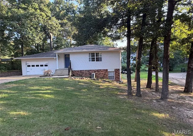 1st image of 1609 Sylvan Dr, Poplar Bluff, MO 63901 | MLS# MIS26052116