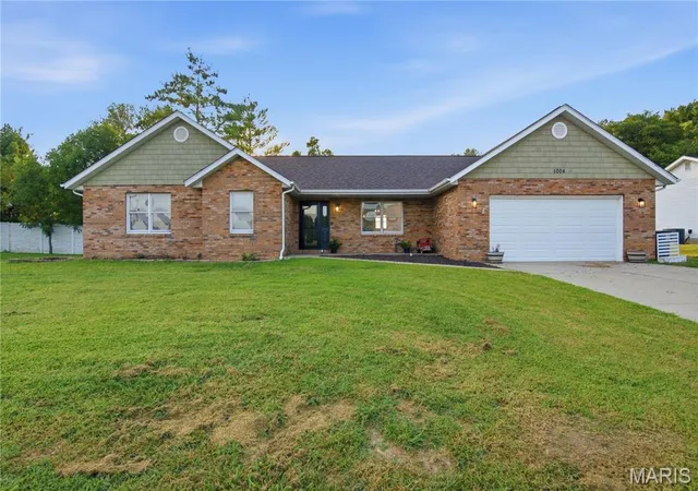 1st image of 1004 Bradington Ct, Columbia, IL 62236 | MLS# MIS26052123