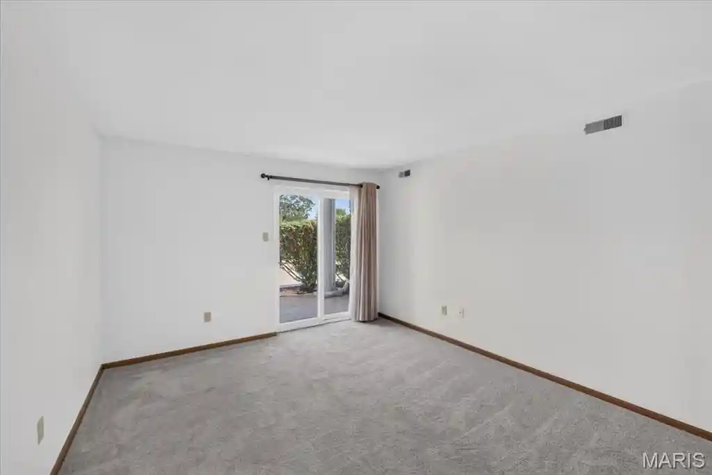 Listing Photo 2 - Condo for sale in 667 S Kirkwood Rd located at 667 S Kirkwood Rd, Kirkwood, MO 63122 - Unit #102
