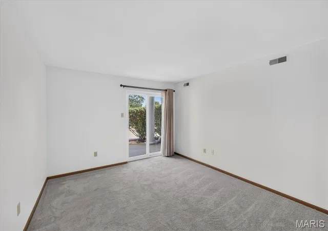 2nd image of 667 S Kirkwood Rd #102, Saint Louis, MO 63122 | MLS# MIS26052124