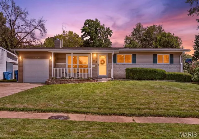 Photo 1 of Single family home for sale at 1540 Starling Dr, Florissant, MO 63031 | MLS# MIS26052127 | Listing updated on 2026-09-24