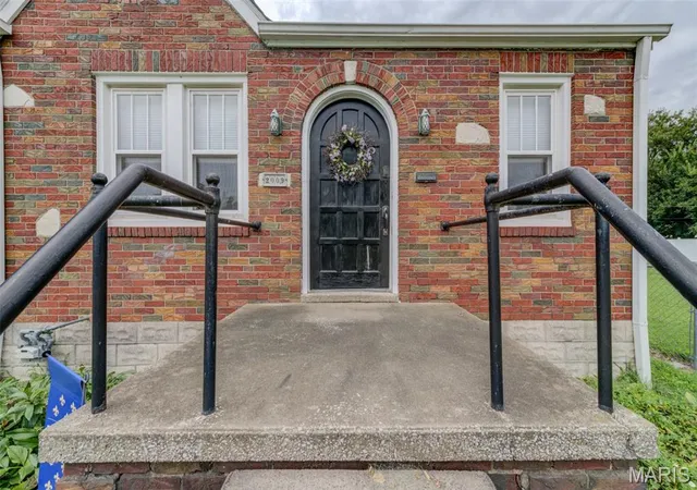2nd image of 2009 N 3rd St, Saint Charles, MO 63301 | MLS# MIS26052136