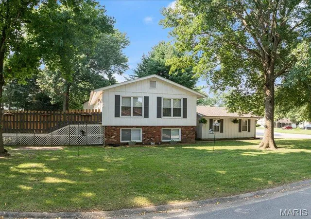1st image of 738 Fort Henry Rd, Belleville, IL 62221 | MLS# MIS26052137