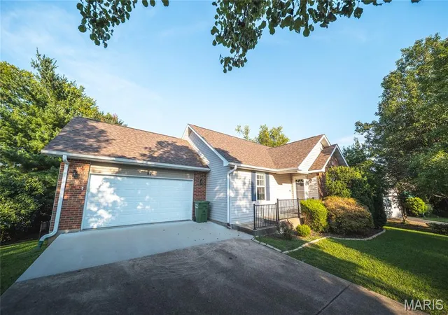 2nd image of 821 Cambridge Dr, Rolla, MO 65401 | MLS# MIS26052139