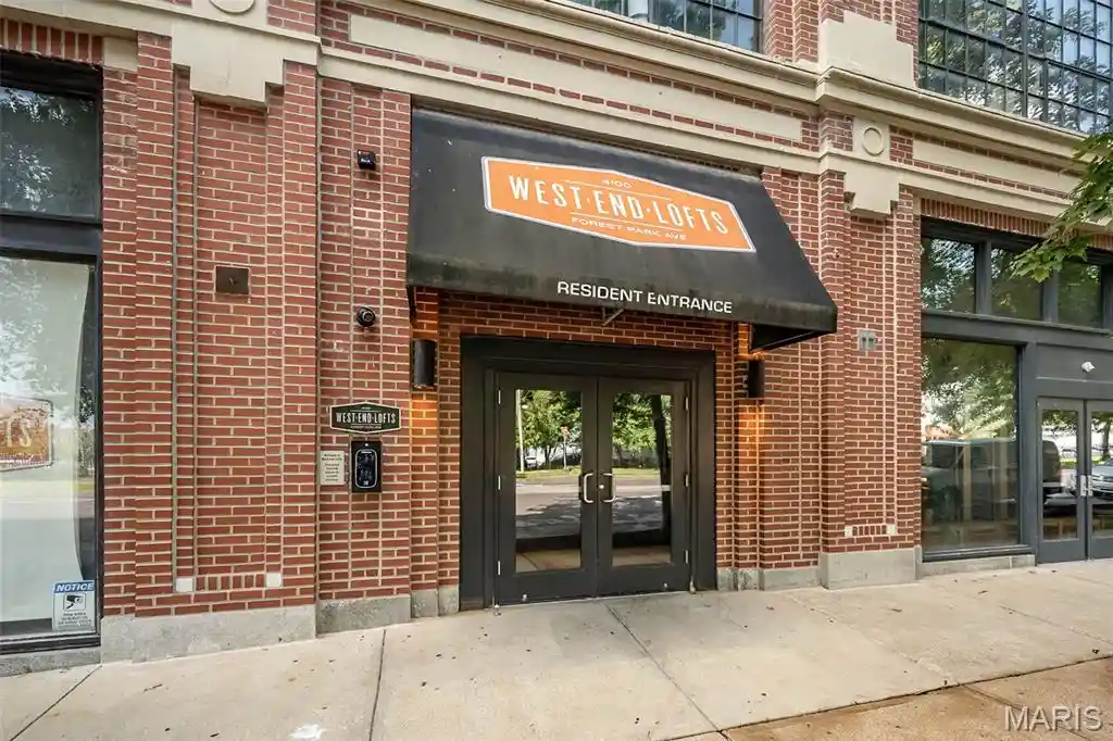 Listing Photo 2 - Condo for sale in 4100 Forest Park Ave located at 4100 Forest Park Ave, St. Louis, MO 63108 - Unit #305