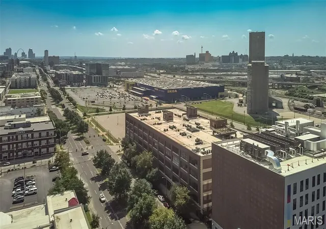 2nd image of 4100 Forest Park Ave, St Louis, MO 63108