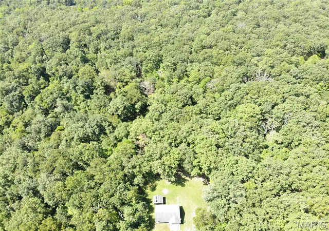 4th image of 464 Red Fox Dr, Bourbon, MO 65441 | MLS# MIS26052152