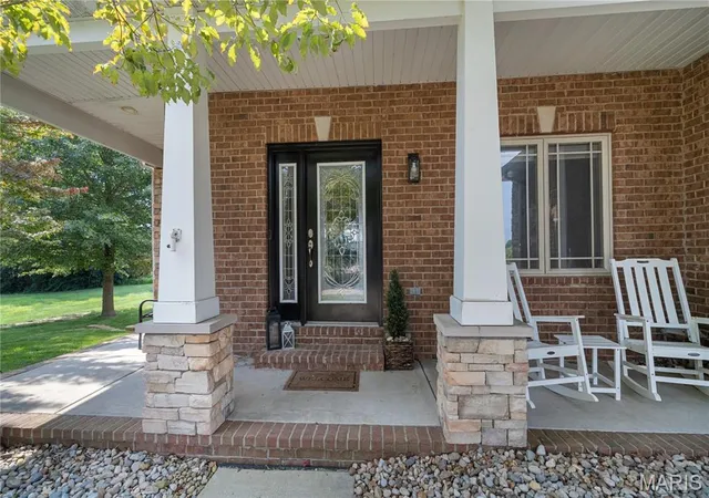 Photo 3 of Single family home for sale at 2045 Grandview Dr, Saint Jacob, IL 62281 | MLS# MIS26052153 | Listing updated on 2026-09-14