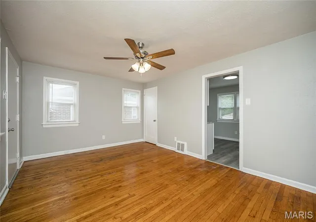 image of 423 Warford Ave, Saint Louis, MO 63135 | MLS# MIS26052154