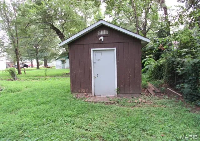 Photo 2 of Single family home for sale at 314 Pershing Ave, Wood River, IL 62095 | MLS# MIS26052165 | Listing updated on 2026-08-14