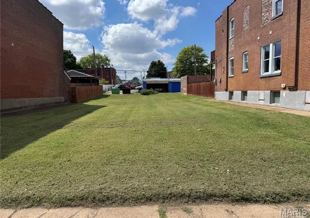Photo 1 of Land for sale at 2825 Iowa Avenue, Saint Louis, MO 63118 | MLS# MIS26052169 | Listing updated on 2026-08-13