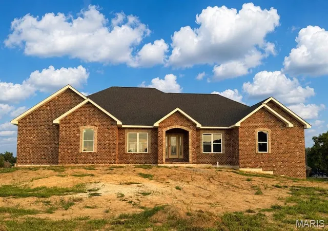 Photo 1 of Single family home for sale at 1358 Walnut Ridge Dr, Columbia, IL 62236 | MLS# MIS26052170 | Listing updated on 2026-08-14
