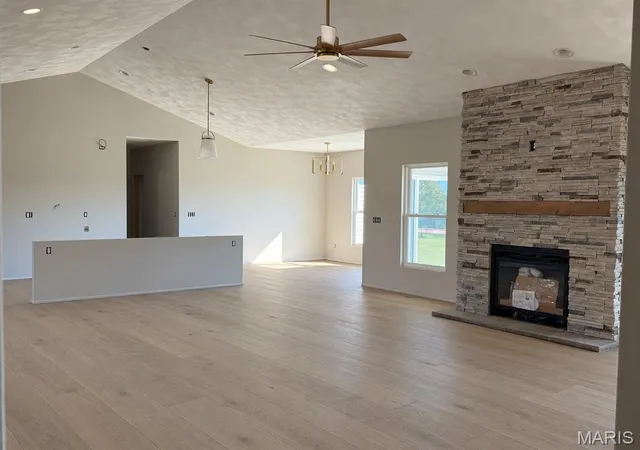 Photo 3 of Single family home for sale at 1358 Walnut Ridge Dr, Columbia, IL 62236 | MLS# MIS26052170 | Listing updated on 2026-10-27
