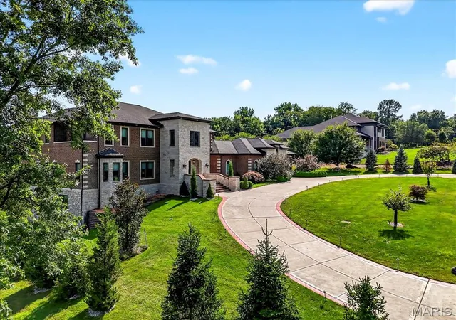 2nd image of 13354 Thornhill Dr, Saint Louis, MO 63131 | MLS# MIS26052174