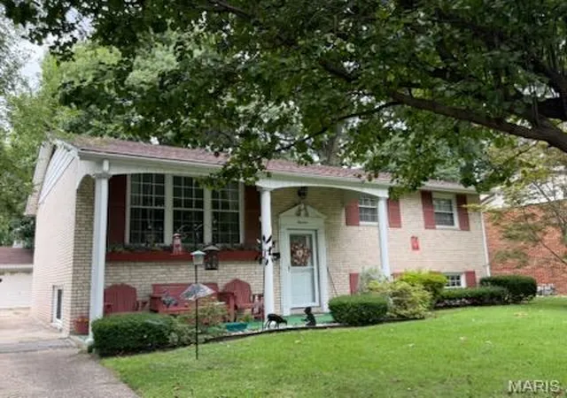 Photo 1 of Sale Pending at 14 Mercer Dr, Granite City, IL 62040 | MLS# MIS26052181 | Listing updated on 2026-08-19