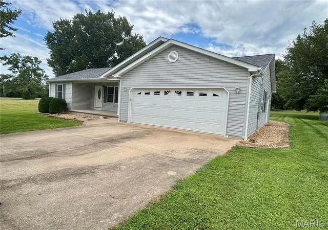 Photo 3 of Single family home for sale at 202 S Norwood Ave, Montgomery City, MO 63361 | MLS# MIS26052184 | Listing updated on 2026-08-20