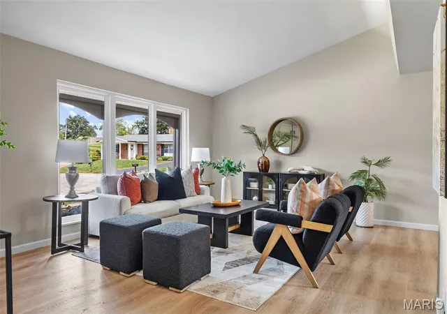 Photo 4 of Single family home for sale at 1112 Trieste Dr, St Louis, MO 63146 | MLS# MIS26052191 | Listing updated on 2026-09-19