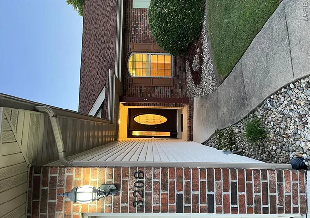 Photo 3 of Condo for sale at 3208 Leverett Ct, Alton, IL 62002 | MLS# MIS26052192 | Listing updated on 2026-10-07