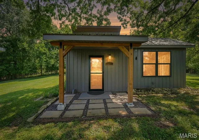 Photo 3 of Single family home for sale at 9007 Crossman Rd, Bonne Terre, MO 63628 | MLS# MIS26052193 | Listing updated on 2026-10-28