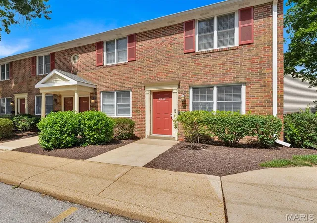 2nd image of 9049 W Swan Cir, Saint Louis, MO 63144 | MLS# MIS26052196