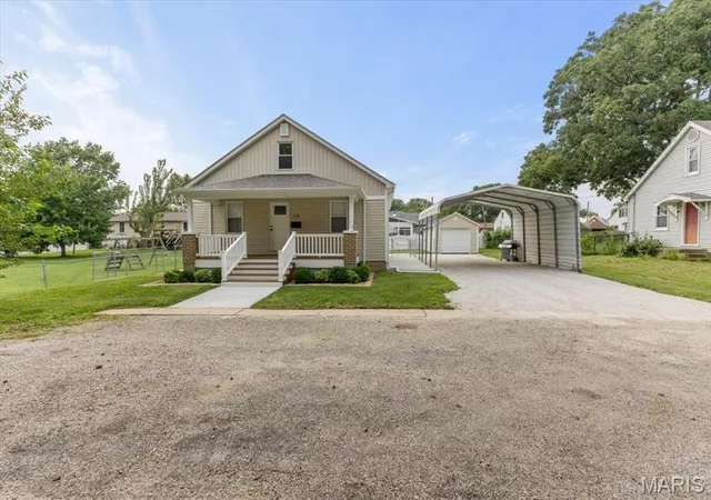 Photo 4 of Single family home for sale at 115 S Fillmore St, Red Bud, IL 62278 | MLS# MIS26052203 | Listing updated on 2026-08-22