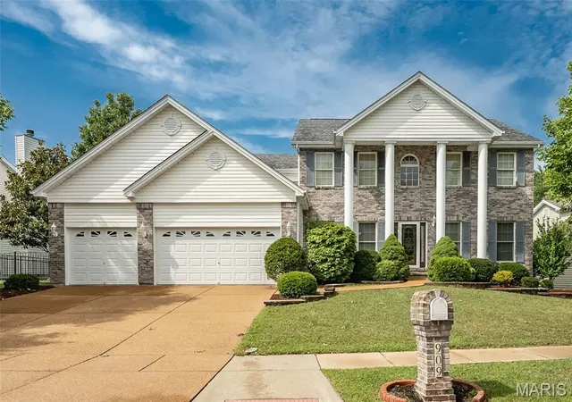 Photo 1 of Sale Pending at 909 Oxford Trail Dr, Saint Peters, MO 63376 | MLS# MIS26052204 | Listing updated on 2026-08-25