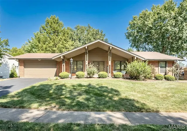 Single family home for sale at 1538 Woodroyal W Dr, Chesterfield, MO 63017 | MLS# MIS26052218