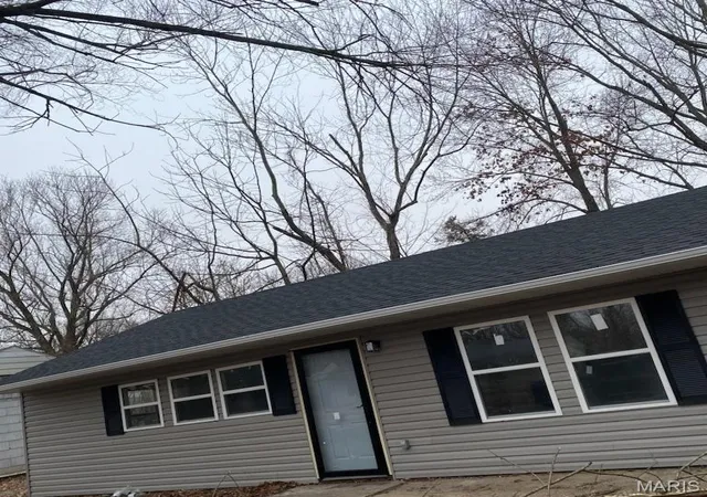 1st image of 27 Delores Dr, East Saint Louis, IL 62206 | MLS# MIS26052224
