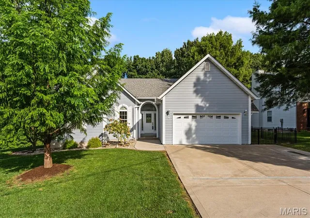1st image of 841 E Lake Dr, Edwardsville, IL 62025 | MLS# MIS26052230