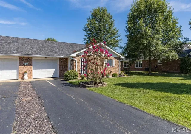 1st image of 308 W Green Tree Ln, Farmington, MO 63640 | MLS# MIS26052245