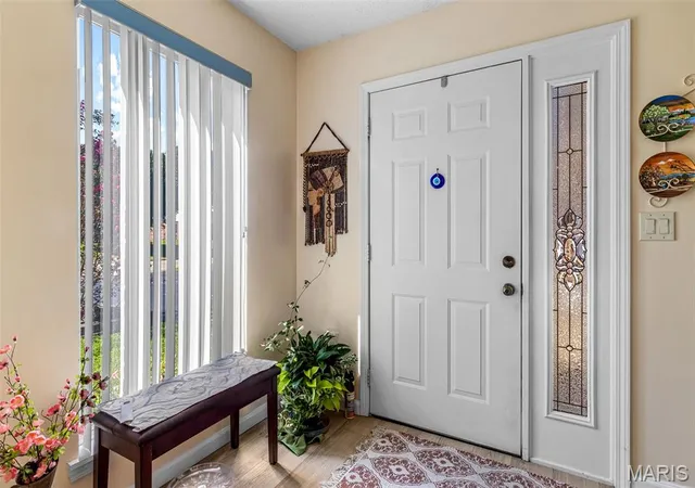 Photo 2 of Sale Pending at 308 W Green Tree Ln, Farmington, MO 63640 | MLS# MIS26052245 | Listing updated on 2026-08-31