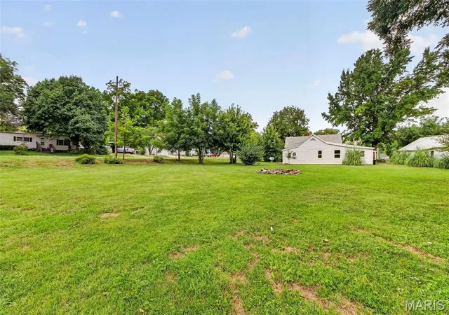 57th image of 806 S 4th St, Clarksville, MO 63336 | MLS# MIS26052246