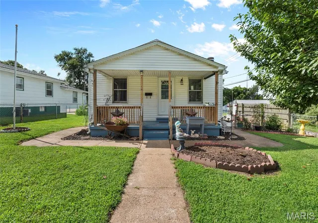 1st image of 168 Park Ave, Wood River, IL 62095 | MLS# MIS26052251