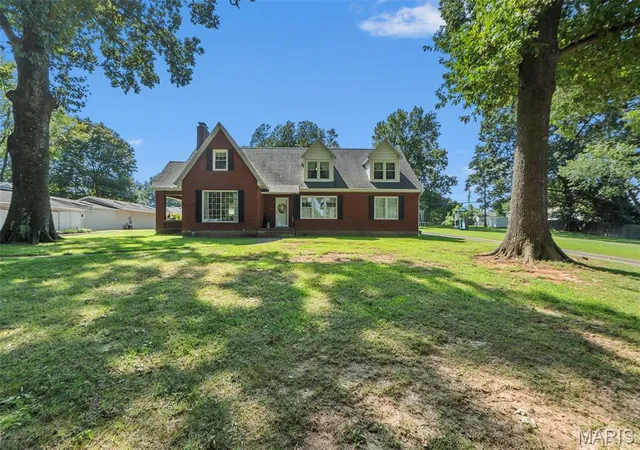 1st image of 811 E Rodney Dr, Cape Girardeau, MO 63701 | MLS# MIS26052254