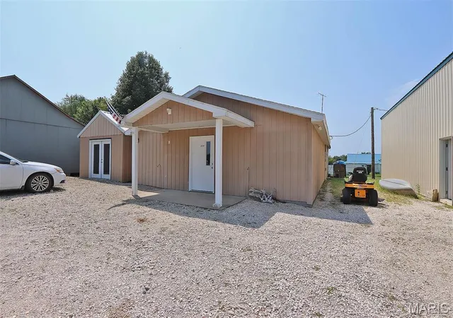 Photo 3 of Single family home for sale at 271 Shawneetown Rd, Jackson, MO 63755 | MLS# MIS26052265 | Listing updated on 2026-09-23