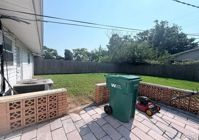 Photo 2 of Sale Pending at 214 Donald St, East Saint Louis, IL 62206 | MLS# MIS26052271 | Listing updated on 2026-08-15