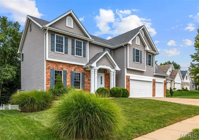 Photo 2 of Single family home for sale at 4185 Stonecroft Dr, Saint Charles, MO 63304 | MLS# MIS26052282 | Listing updated on 2026-09-21