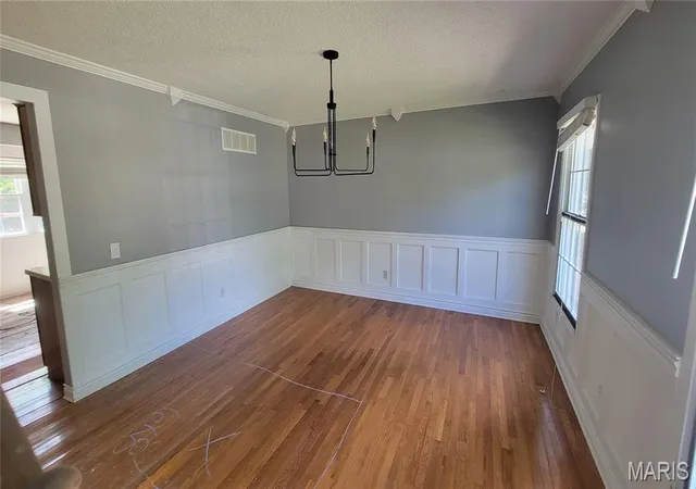 Photo 4 of Sale Pending at 1978 Acorn Trl Dr, Florissant, MO 63031 | MLS# MIS26052286 | Listing updated on 2026-09-01