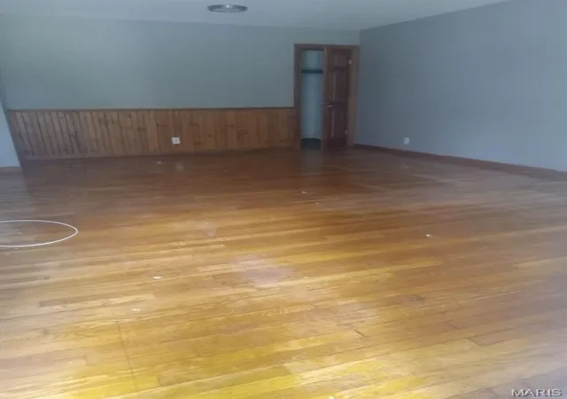 Photo 2 of Sale Pending at 10309 Durness Dr, Saint Louis, MO 63137 | MLS# MIS26052292 | Listing updated on 2026-08-20