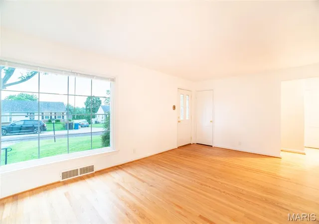 Photo 2 of Single family home for sale at 6936 Greenholly Dr, Saint Louis, MO 63123 | MLS# MIS26052302 | Listing updated on 2026-09-30