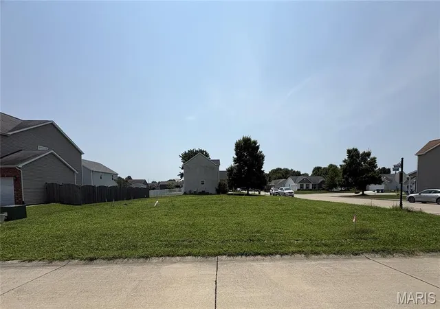 3rd image of 1001 Peach Lane, New Baden, IL 62265 | MLS# MIS26052304