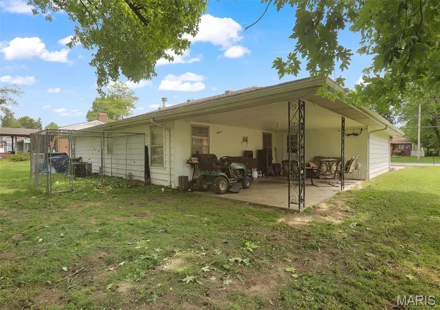 Photo 20 of Sale Pending at 106 S Ruby Ln, Fairview Heights, IL 62208 | MLS# MIS26052308 | Listing updated on 2026-08-28