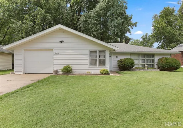 Photo 2 of Sale Pending at 106 S Ruby Ln, Fairview Heights, IL 62208 | MLS# MIS26052308 | Listing updated on 2026-08-28